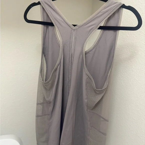 Lululemon BUNDLE OF FIVE TANKS SIZE 10 women’s! - Picture 7 of 13